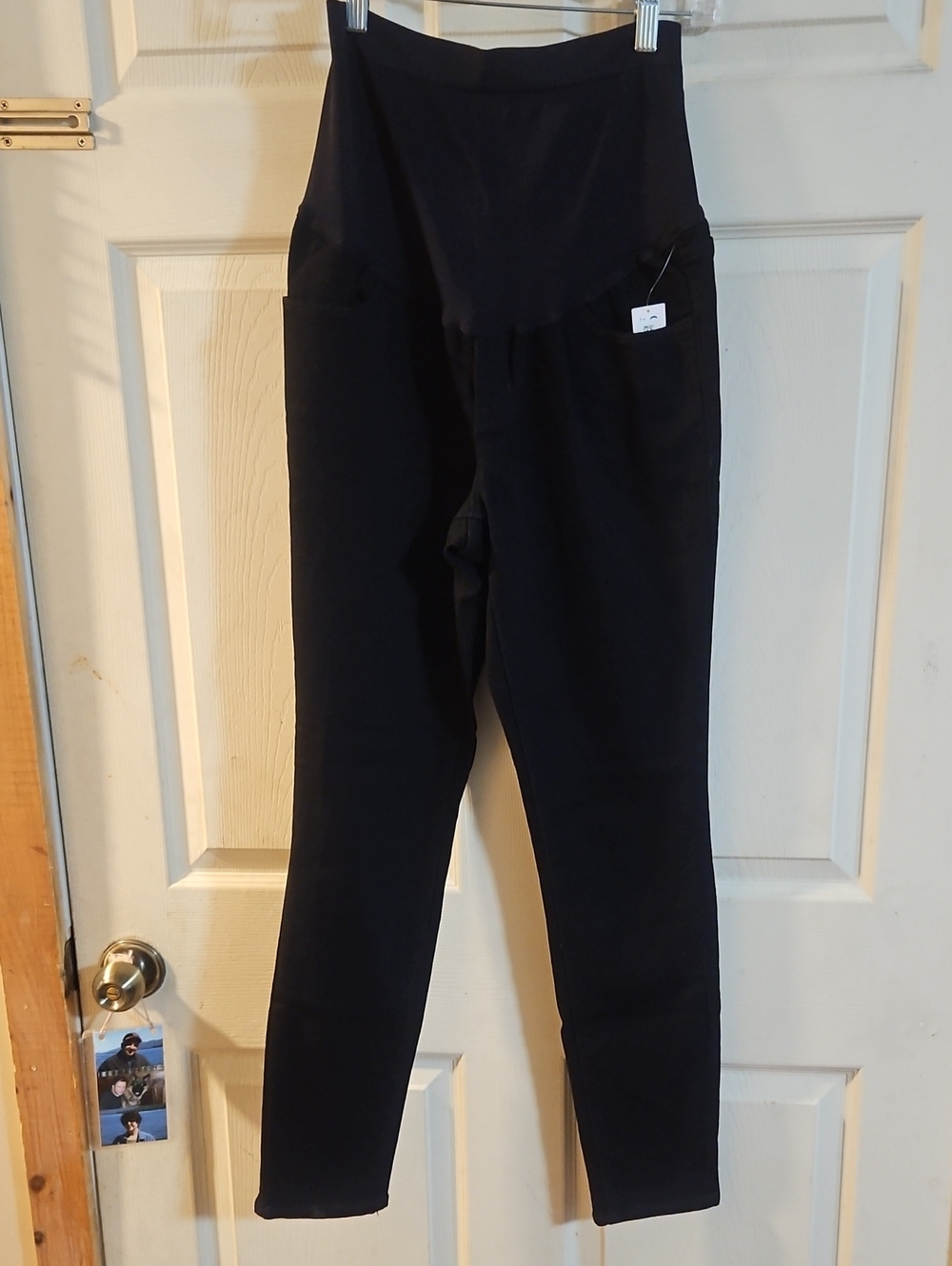 OLD NAVY MATERNITY WOW SKINNY JEANS: FULL PANEL: BLACK: SIZE 8